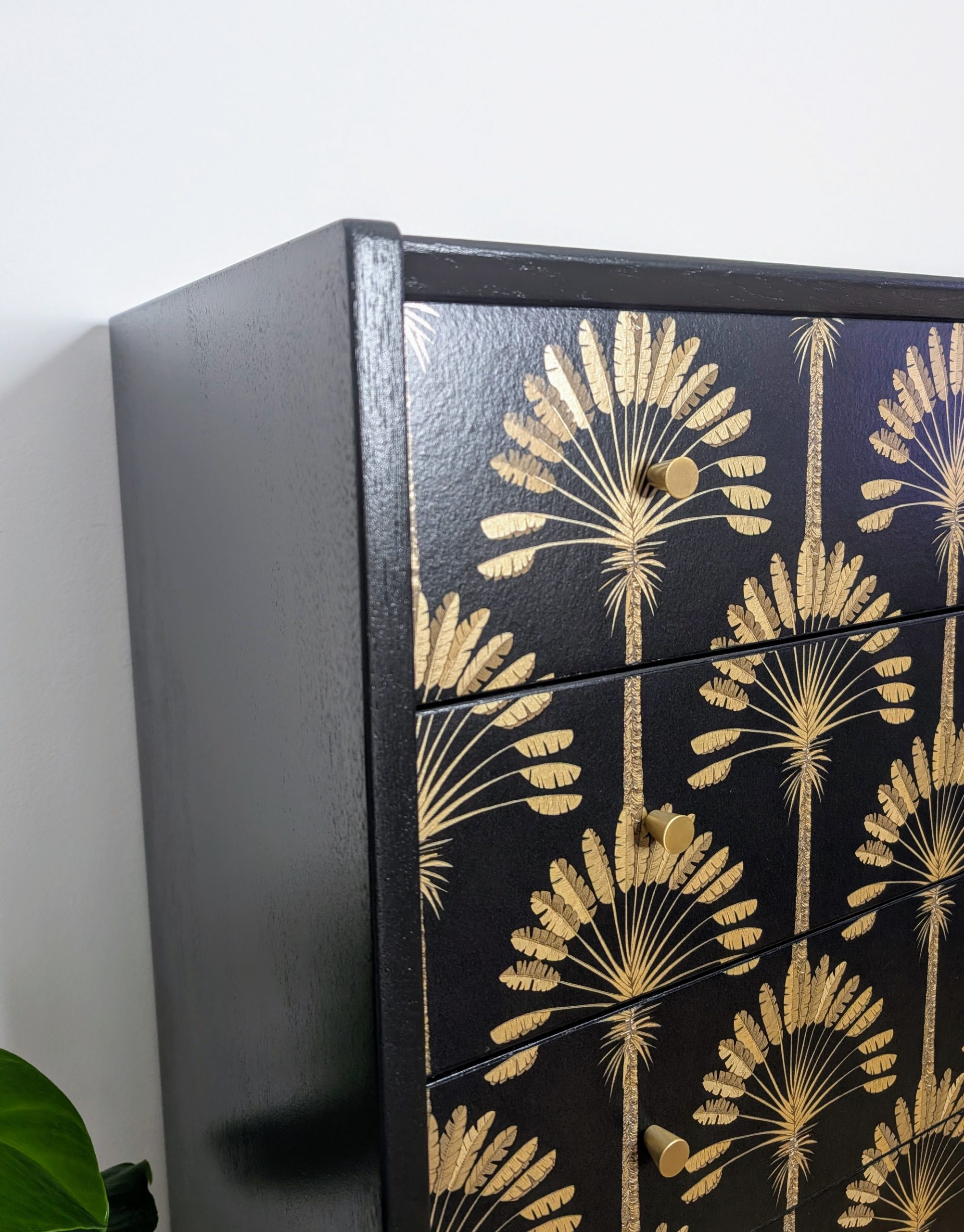 G plan chest of drawers in black - Image 10