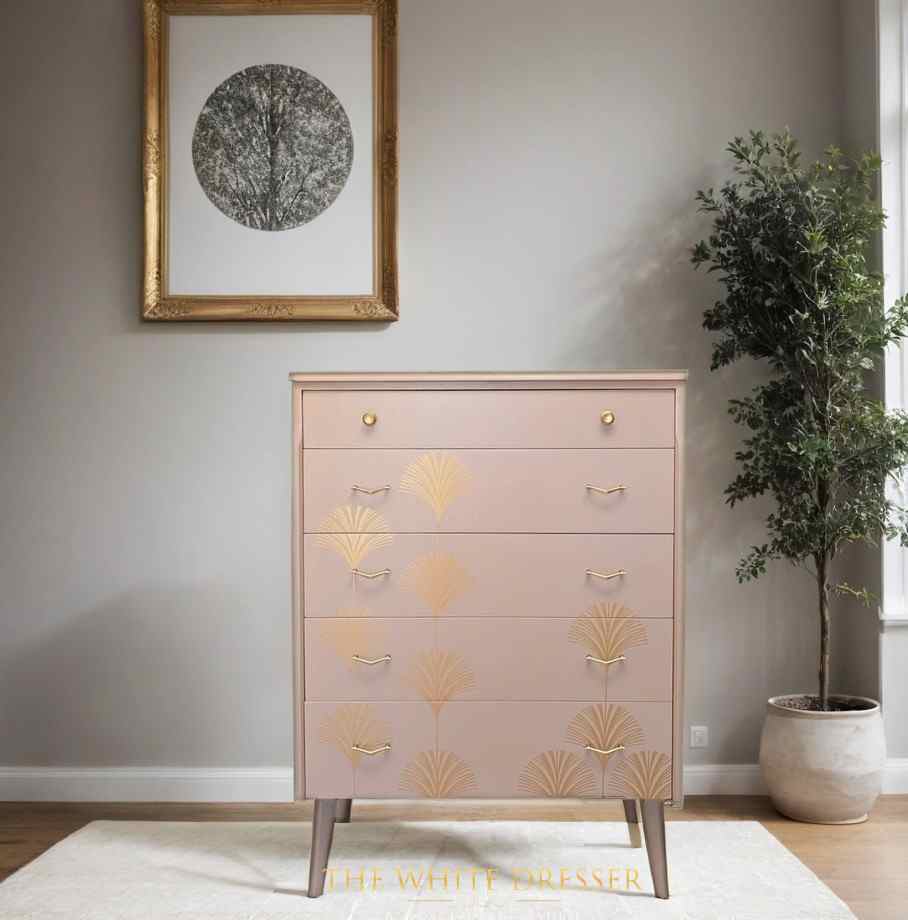 Mid Century chest of drawers in dusky pink - Image 2
