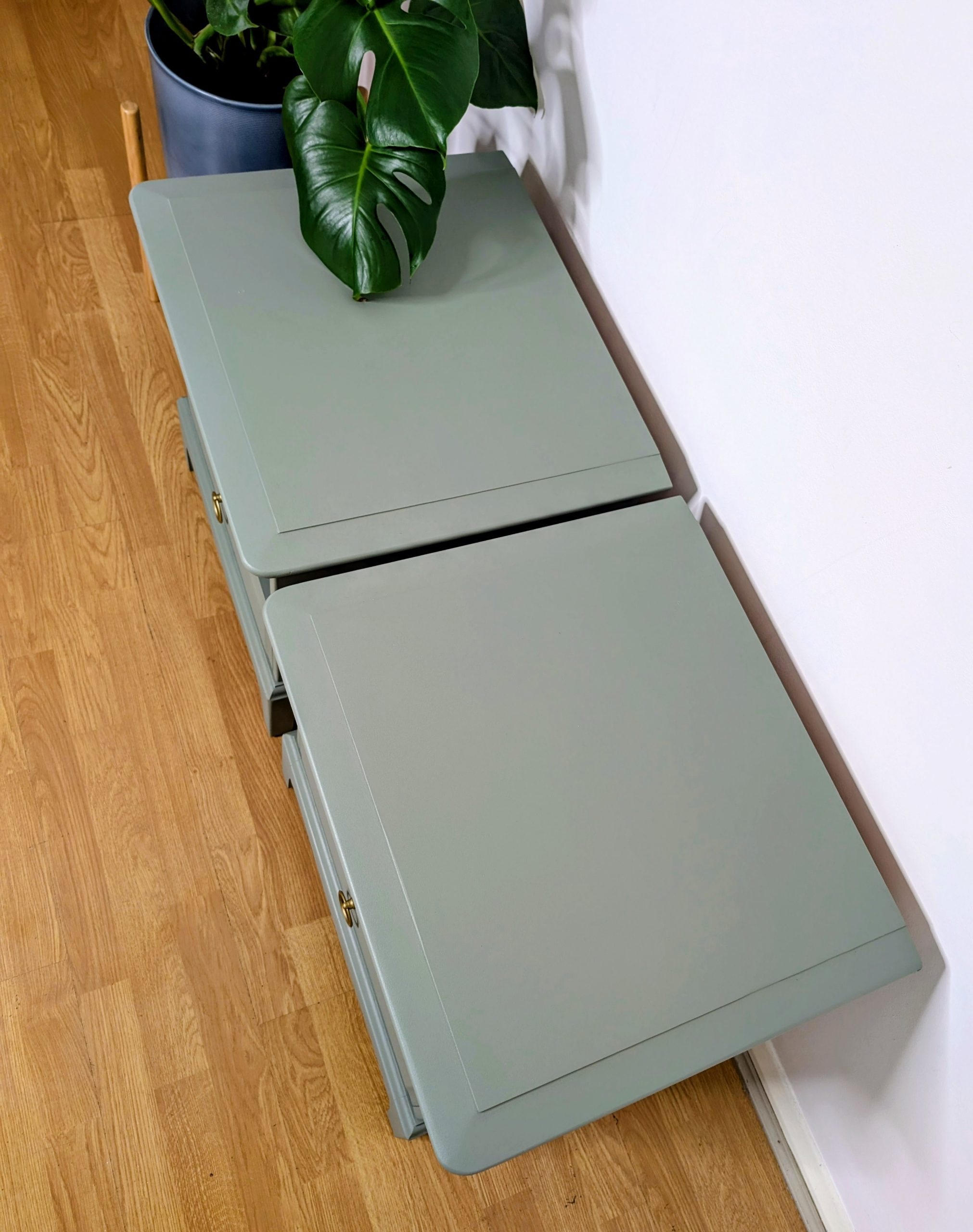 Pair of bedside tables by Stag - Image 4