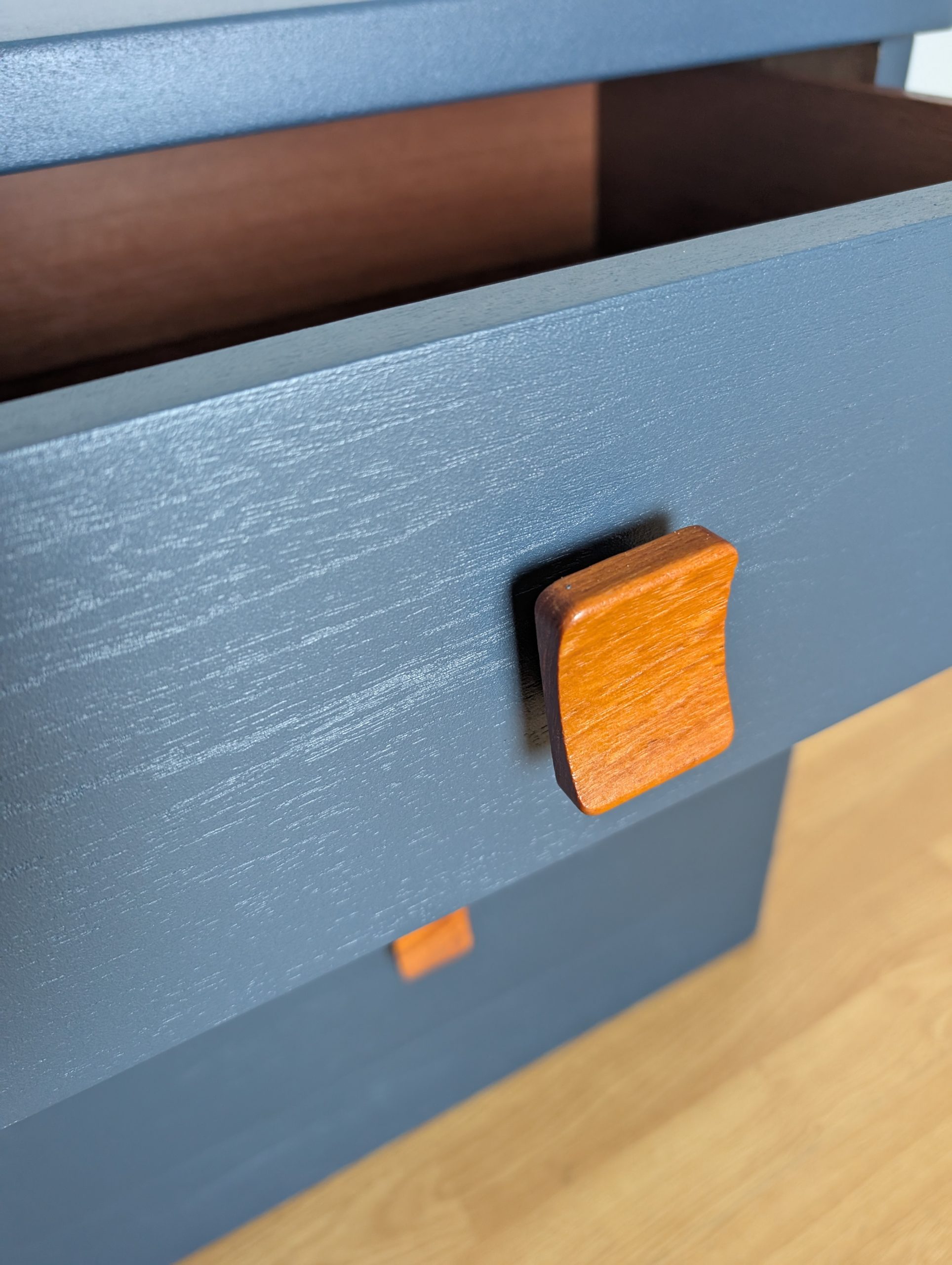 Stag Cantata bedside table - Image 3