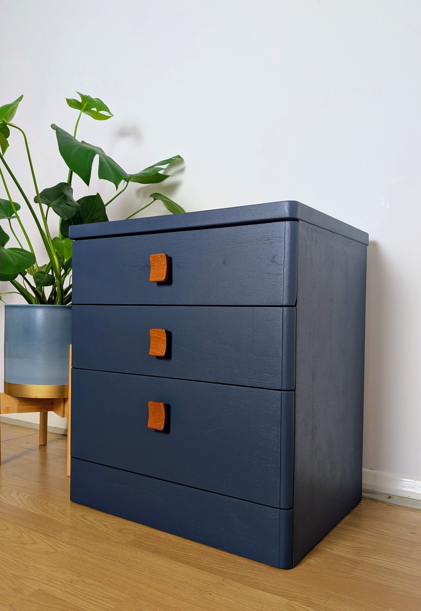 Stag Cantata bedside table - Image 10