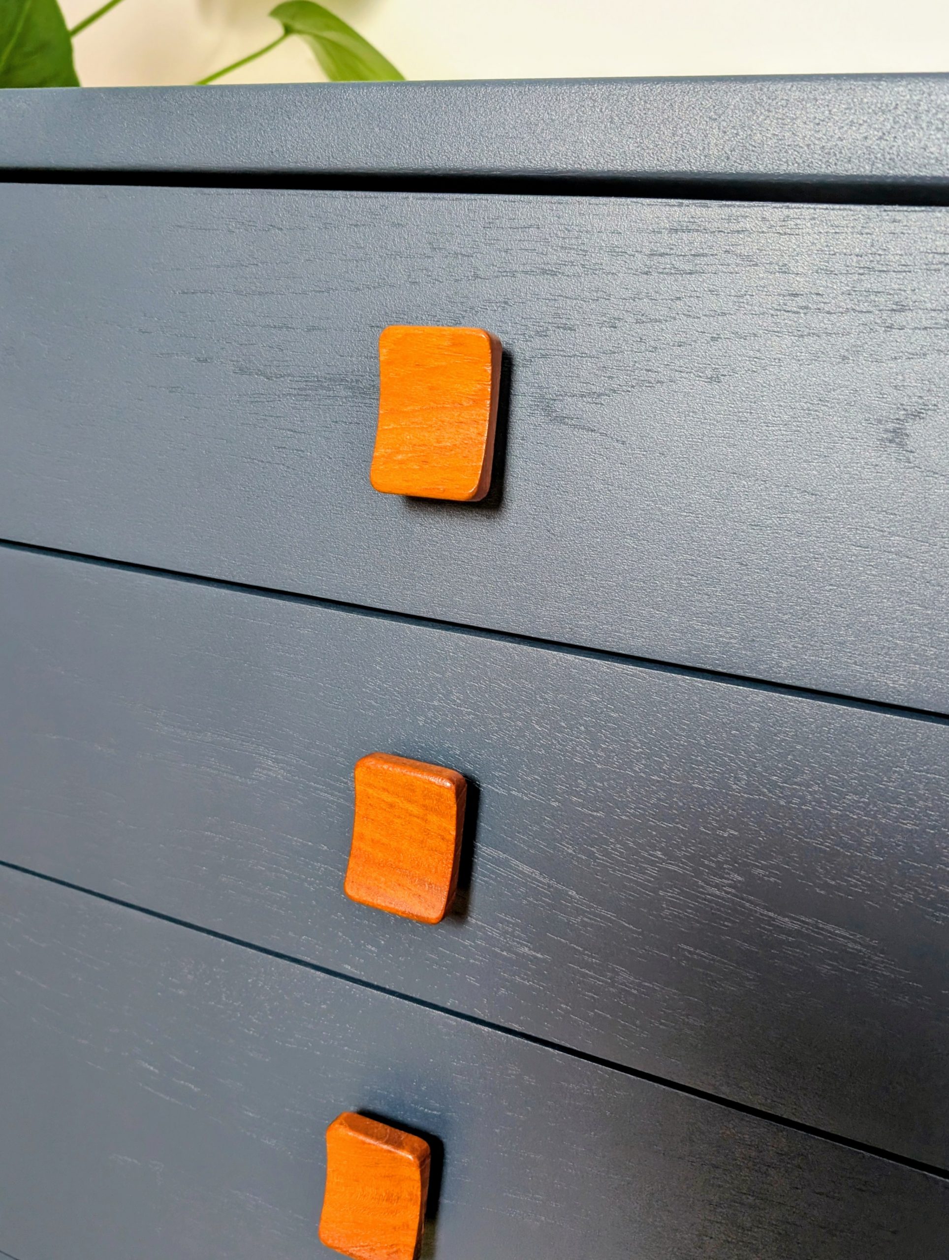 Stag Cantata bedside table - Image 8