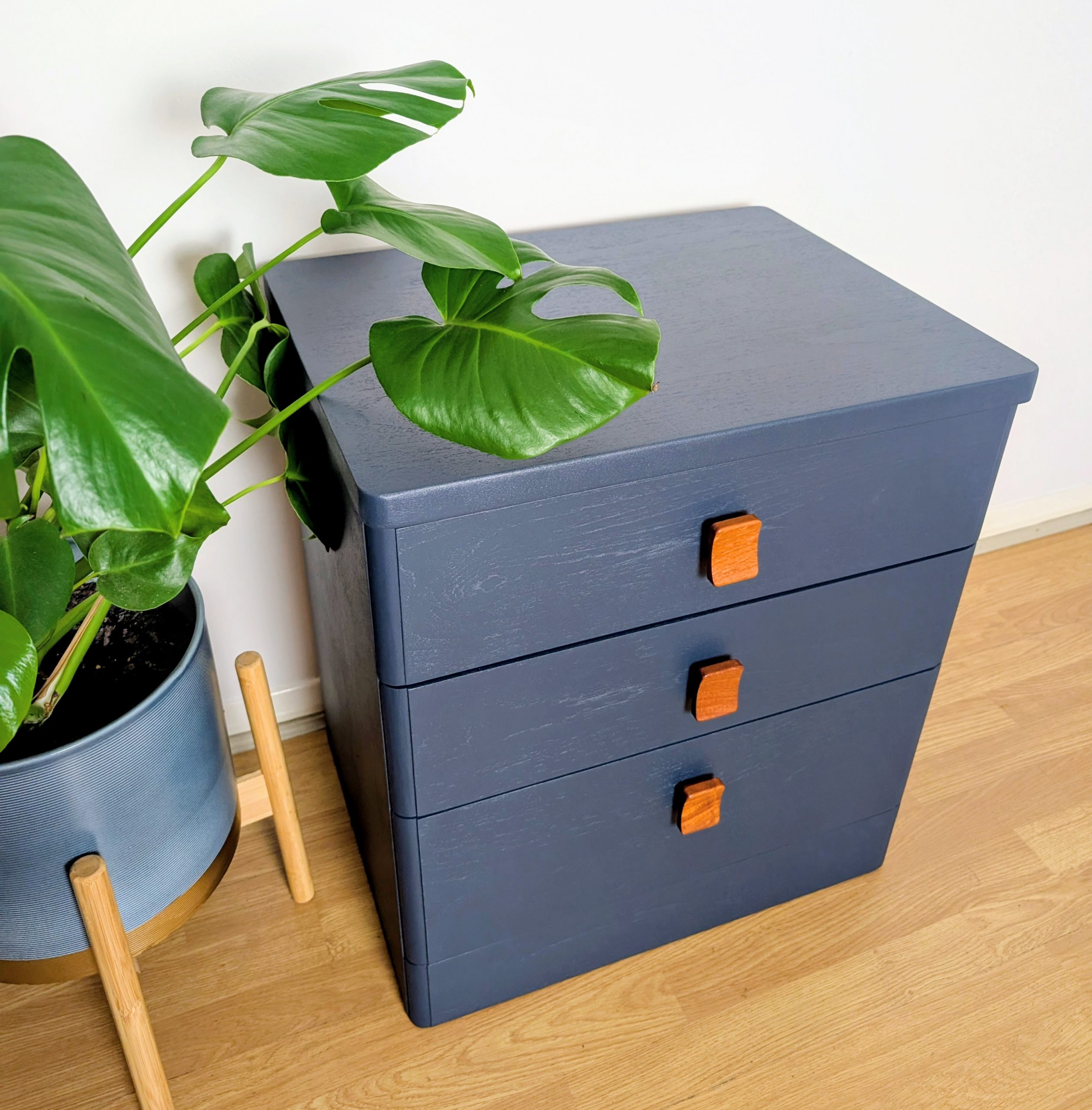 Stag Cantata bedside table - Image 5