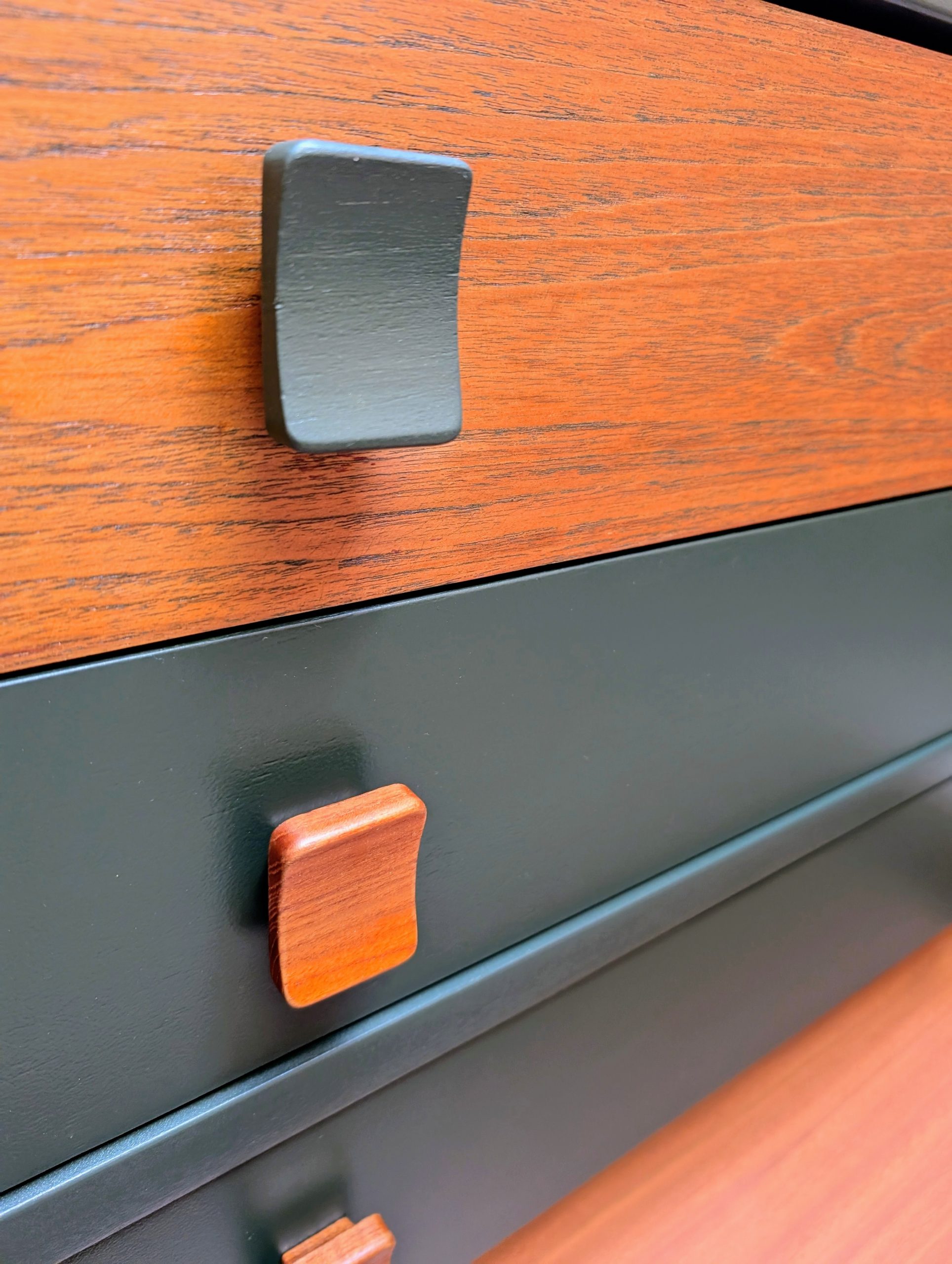 Stag Cantata green chest of drawers - Image 4