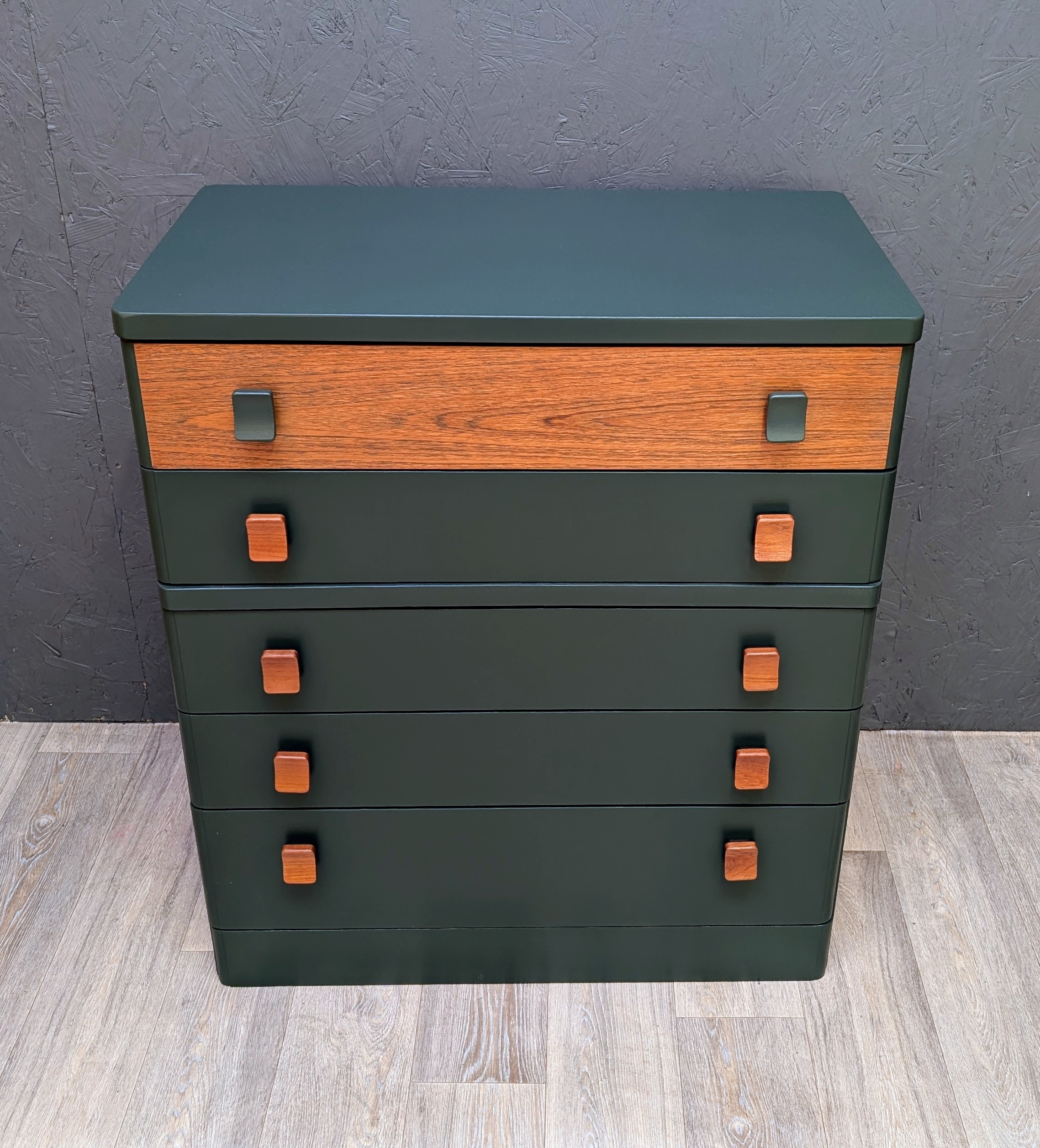 Stag Cantata green chest of drawers - Image 12