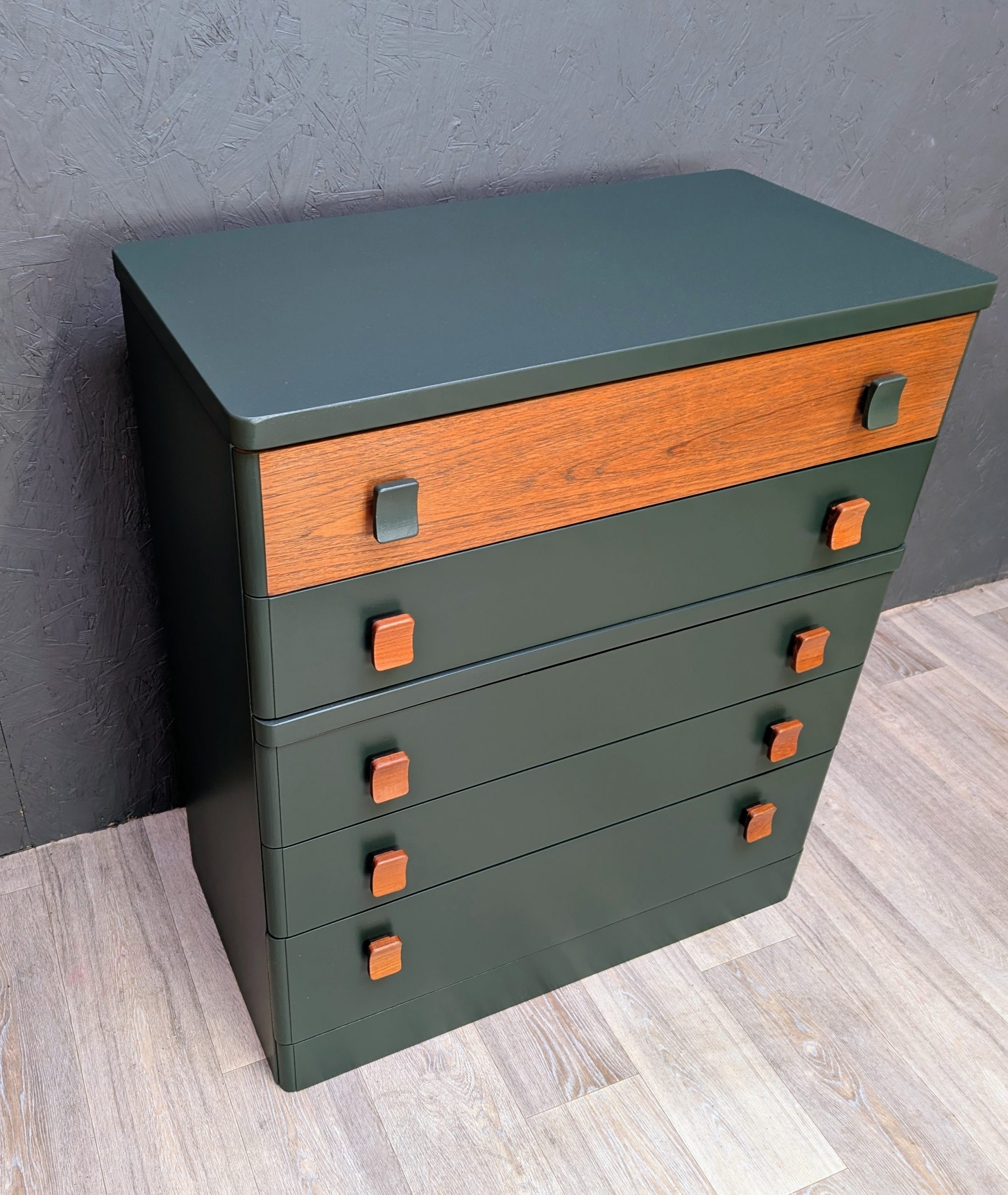 Stag Cantata green chest of drawers - Image 14